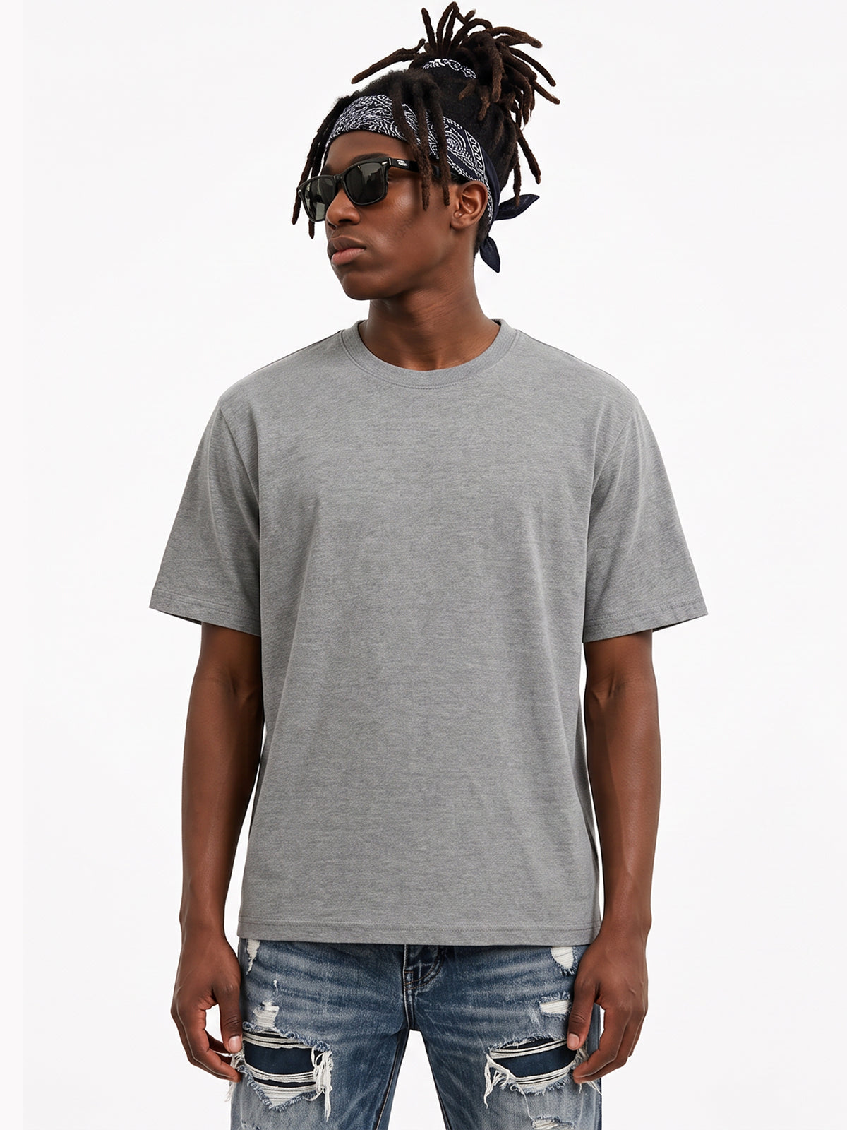 Model wearing US001 basic T-shirt in DarkGray, front view
