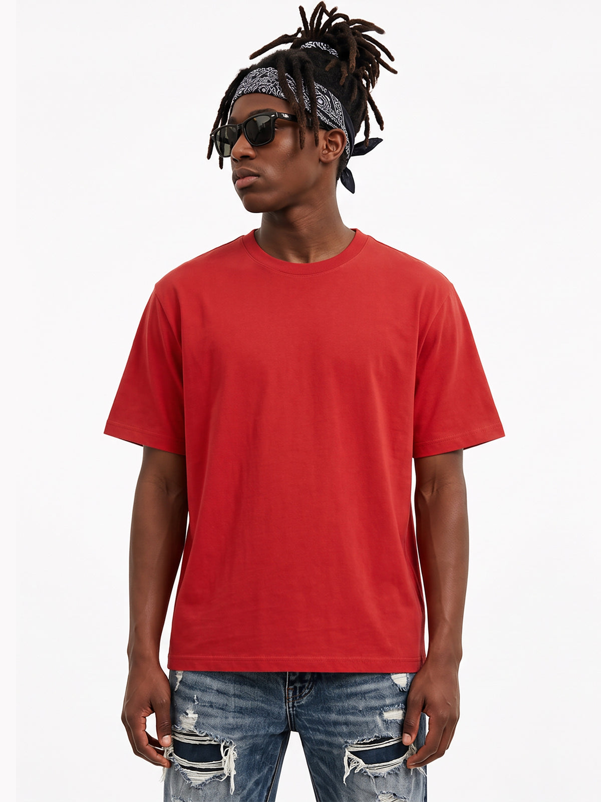 Model wearing US001 basic T-shirt in Red, front view