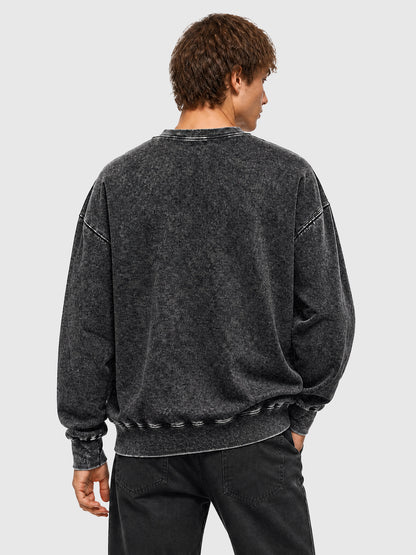 Model wearing Y3505 vintage crewneck sweatshirt in Washed Black, back view